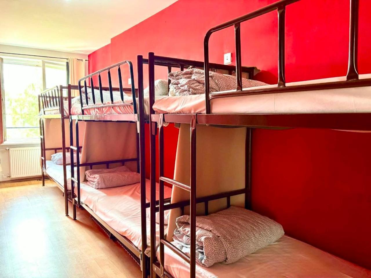 Bett im Frauenschlafsaal mit 6 Betten